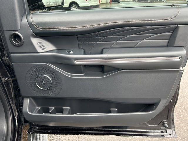 Ford Expedition Platinum 4WD 2023