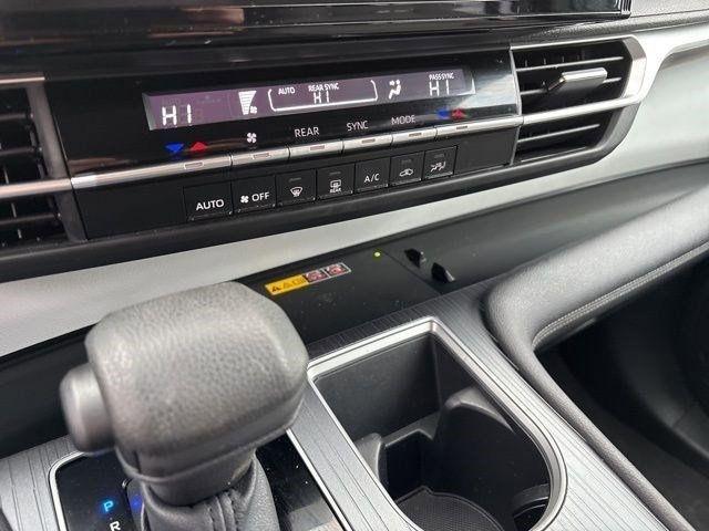 Toyota Sienna LE 8 Passenger 2025