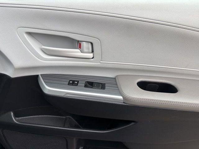 Toyota Sienna LE 8 Passenger 2025