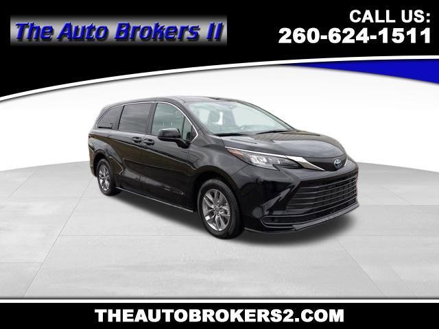 2025 Toyota Sienna LE 8 Passenger