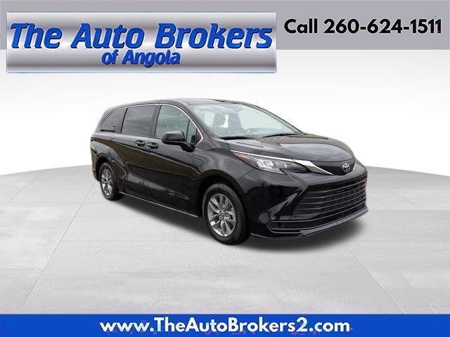 2025 Toyota Sienna LE 8 Passenger