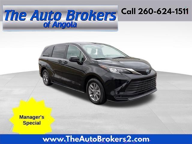 2025 Toyota Sienna LE 8 Passenger