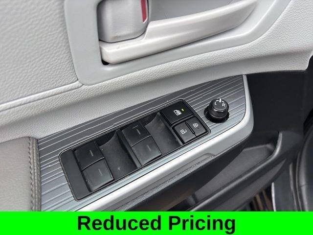 Toyota Sienna LE 8 Passenger 2025