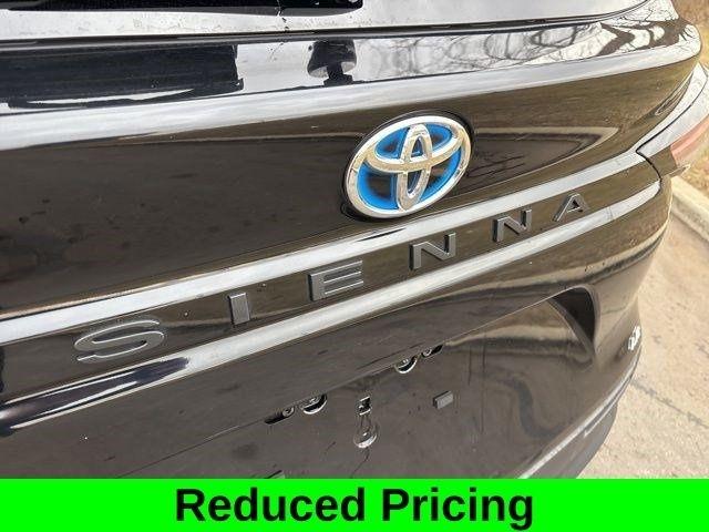 Toyota Sienna LE 8 Passenger 2025