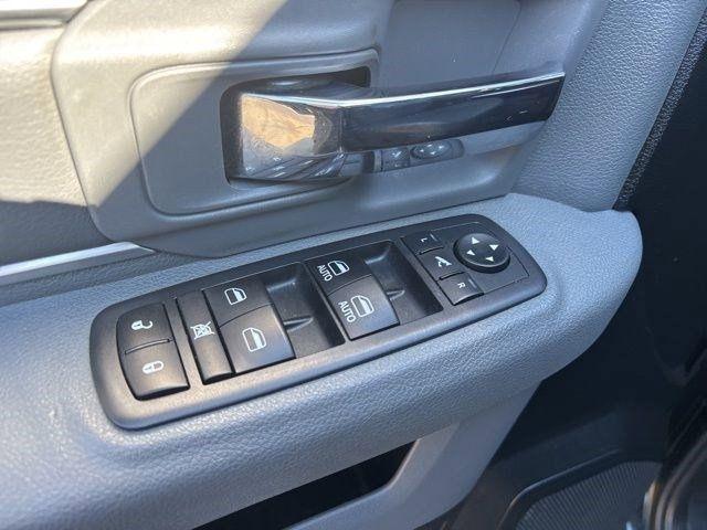 RAM 1500 Big Horn Crew Cab 4WD 2018