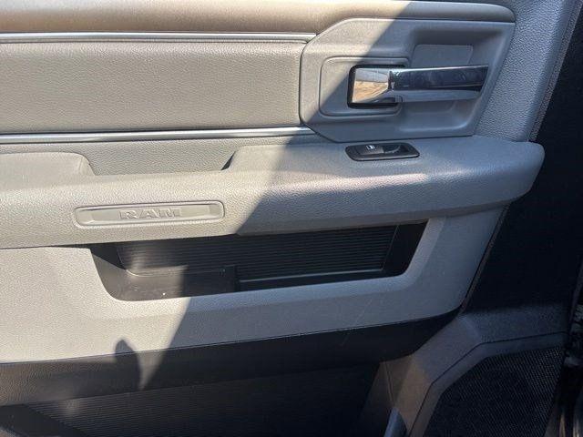 RAM 1500 Big Horn Crew Cab 4WD 2018