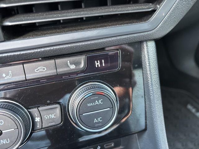 Volkswagen Jetta  2021