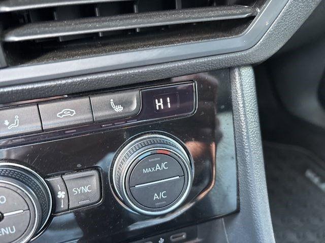 Volkswagen Jetta  2021