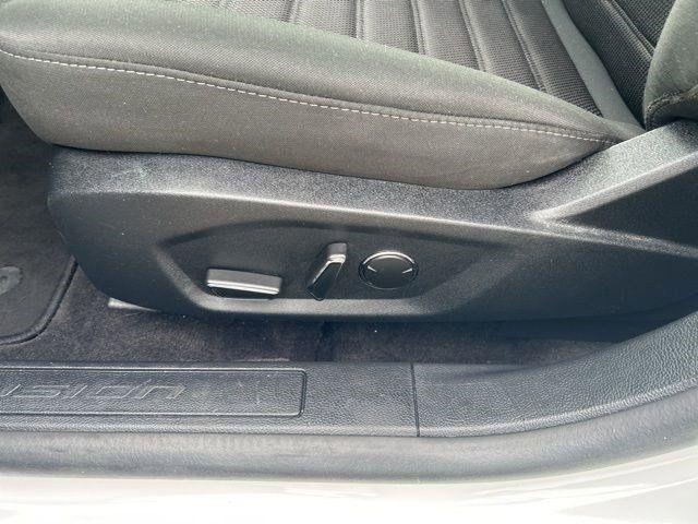 Ford Fusion Hybrid  2020