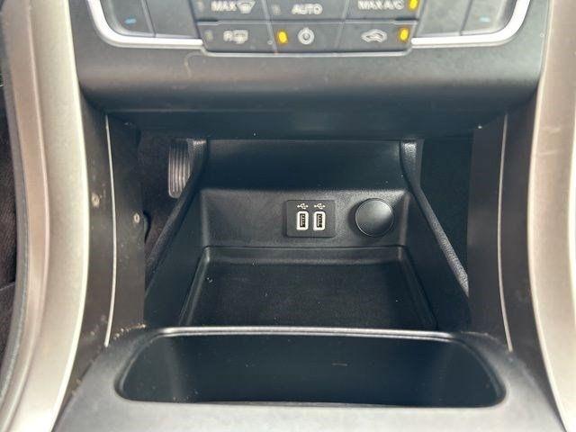 Ford Fusion Hybrid  2020