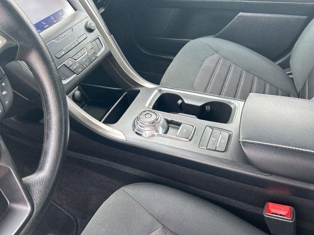 Ford Fusion Hybrid  2020