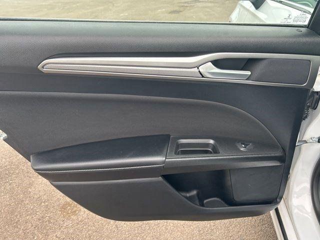 Ford Fusion Hybrid  2020