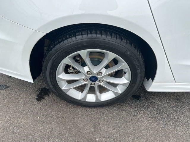 Ford Fusion Hybrid  2020