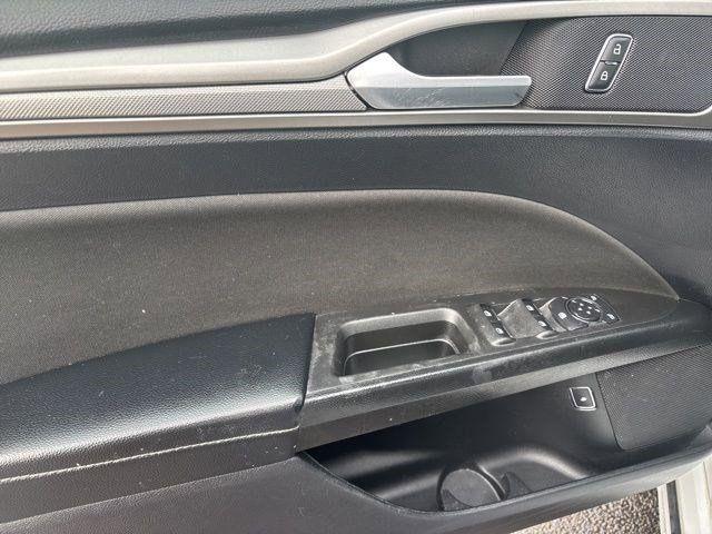 Ford Fusion Hybrid  2019