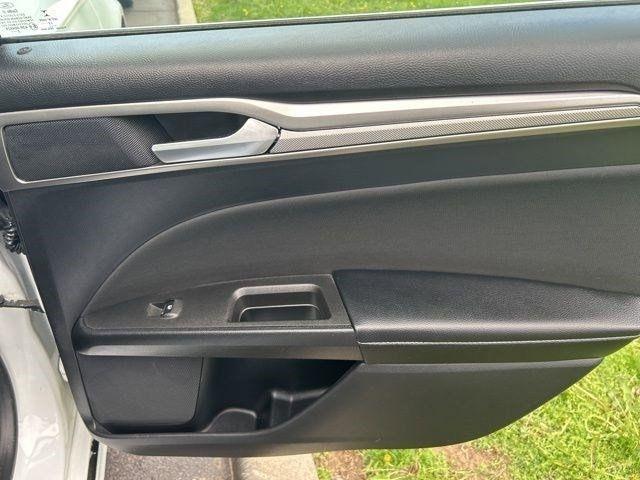 Ford Fusion Hybrid  2019