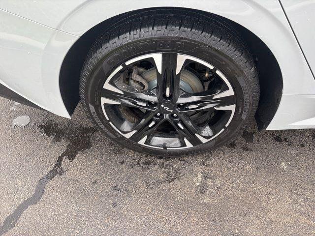 Kia K5  2023