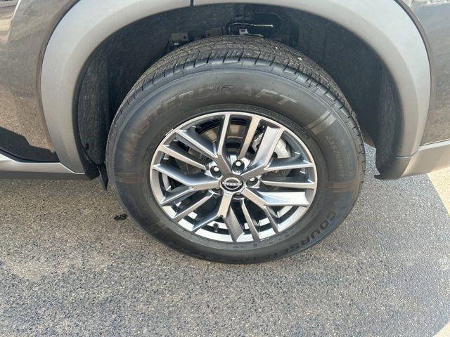 Nissan Rogue  2024