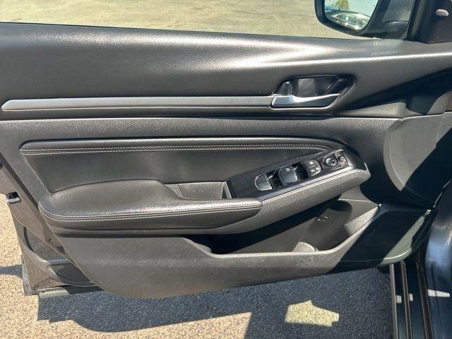 Nissan Altima  2021