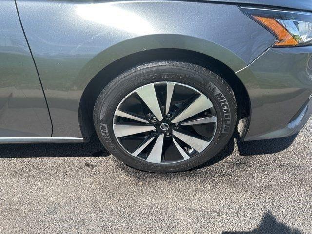 Nissan Altima  2021