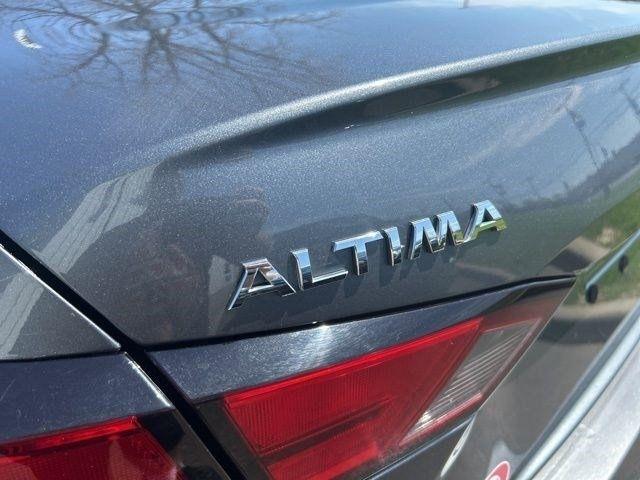 Nissan Altima  2021