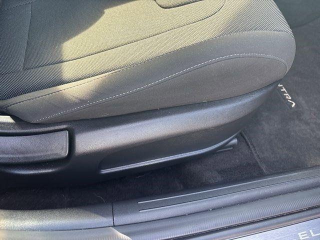 Hyundai Elantra  2025