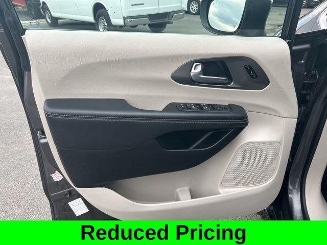 Chrysler Pacifica Touring L 2023