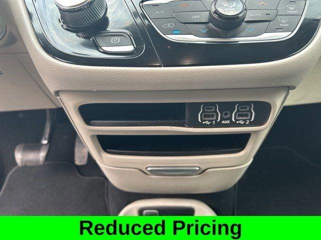 Chrysler Pacifica Touring L 2023