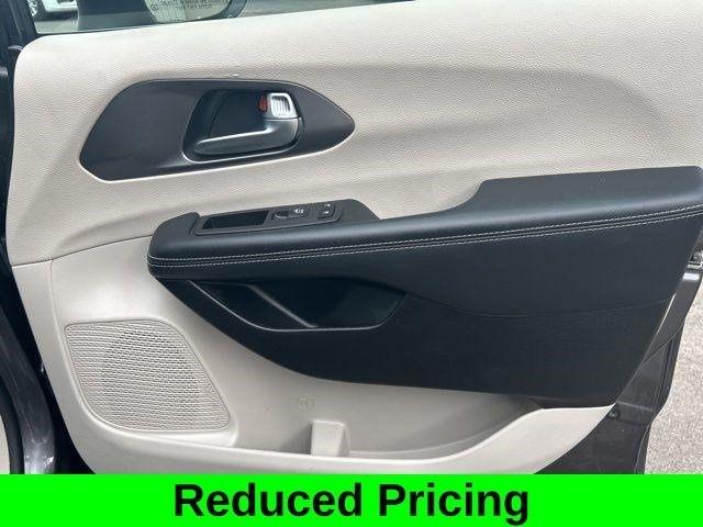 Chrysler Pacifica Touring L 2023