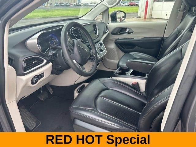 Chrysler Pacifica Touring L 2023