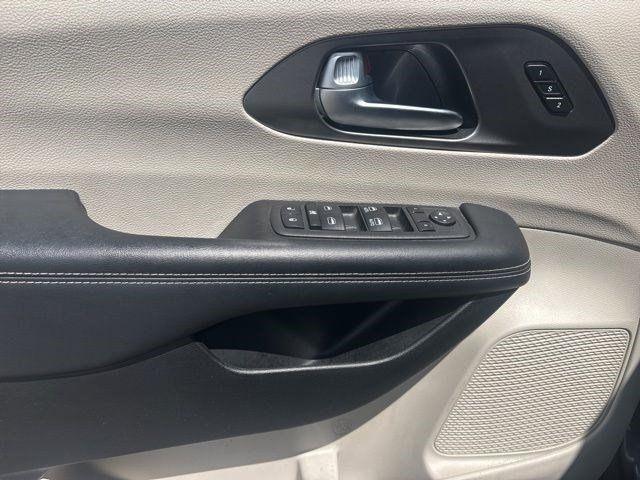 Chrysler Pacifica  2023