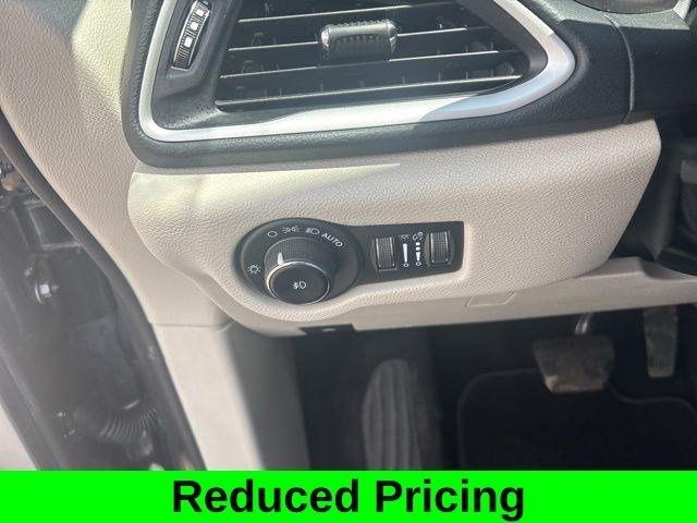 Chrysler Pacifica Touring L 2023