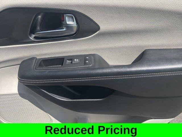 Chrysler Pacifica Touring L 2023
