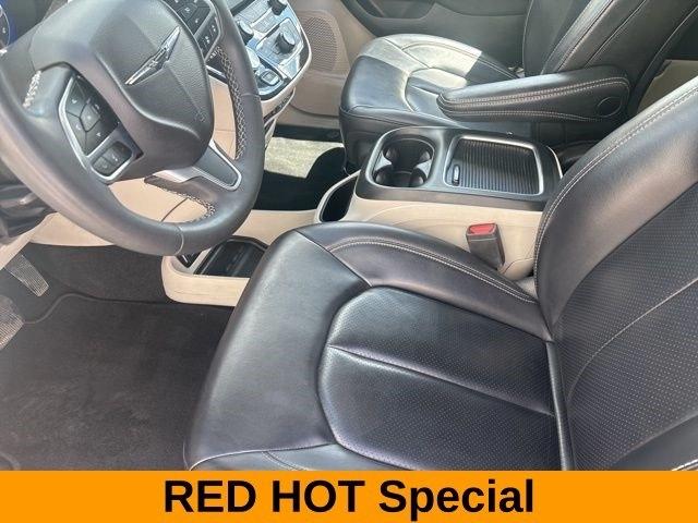 Chrysler Pacifica Touring L 2023