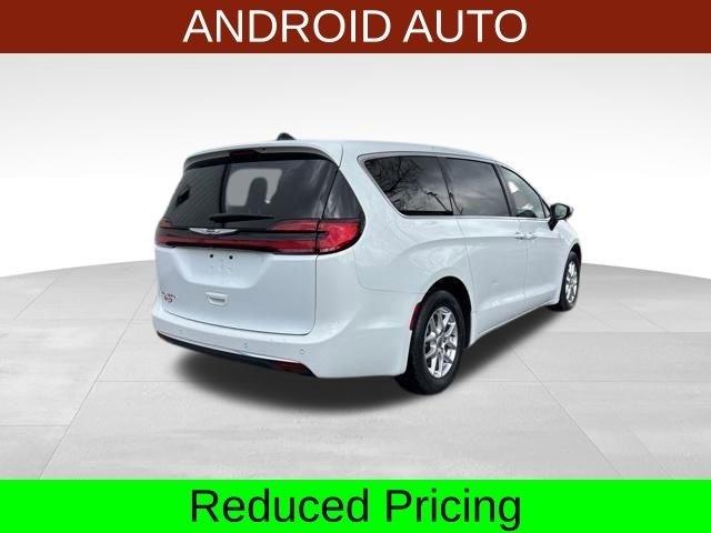 Chrysler Pacifica Touring L 2023
