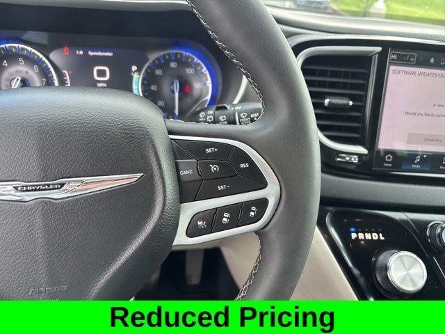Chrysler Pacifica Touring L 2023