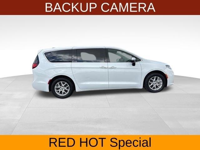 Chrysler Pacifica Touring L 2023