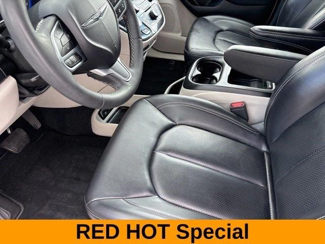 Chrysler Pacifica Touring L 2023