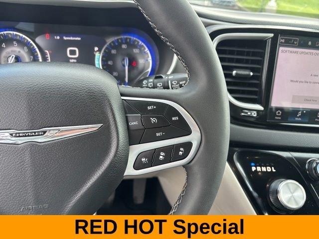Chrysler Pacifica Touring L 2023
