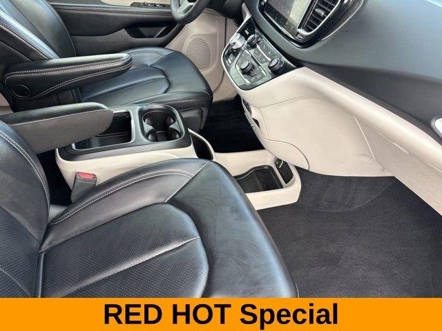 Chrysler Pacifica Touring L 2023