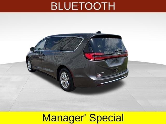 Chrysler Pacifica Touring L 2023