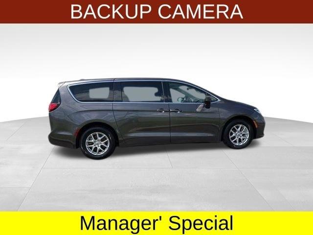 Chrysler Pacifica Touring L 2023