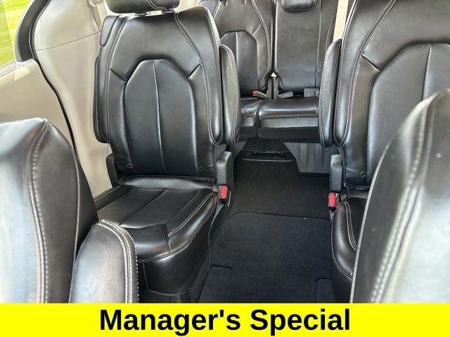 Chrysler Pacifica Touring L 2023