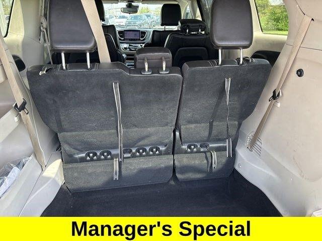 Chrysler Pacifica Touring L 2023
