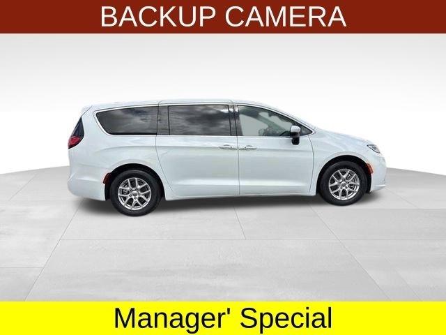 Chrysler Pacifica Touring L 2023
