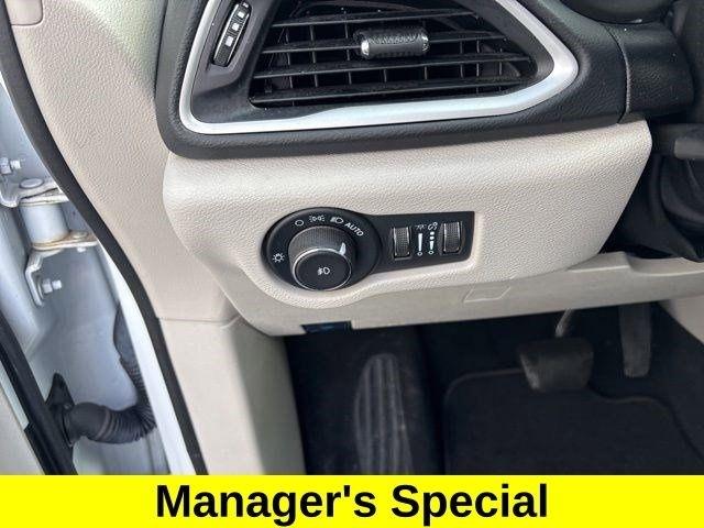 Chrysler Pacifica Touring L 2023