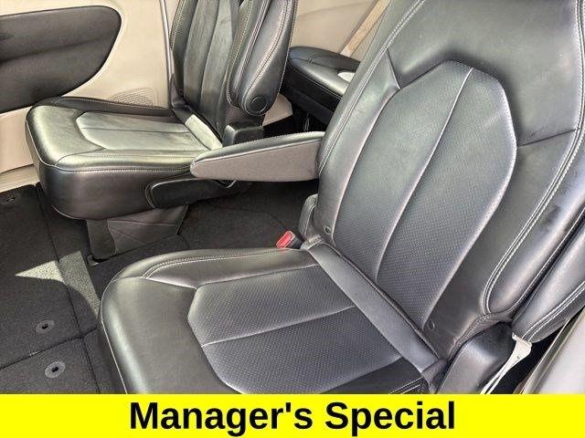 Chrysler Pacifica Touring L 2023