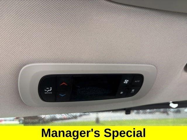 Chrysler Pacifica Touring L 2023