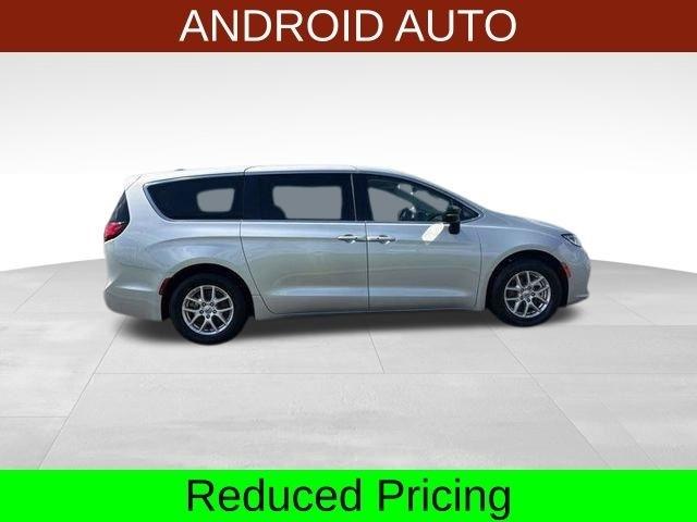 Chrysler Pacifica Touring L 2024