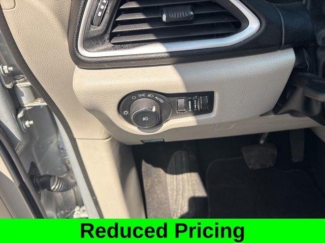 Chrysler Pacifica Touring L 2024