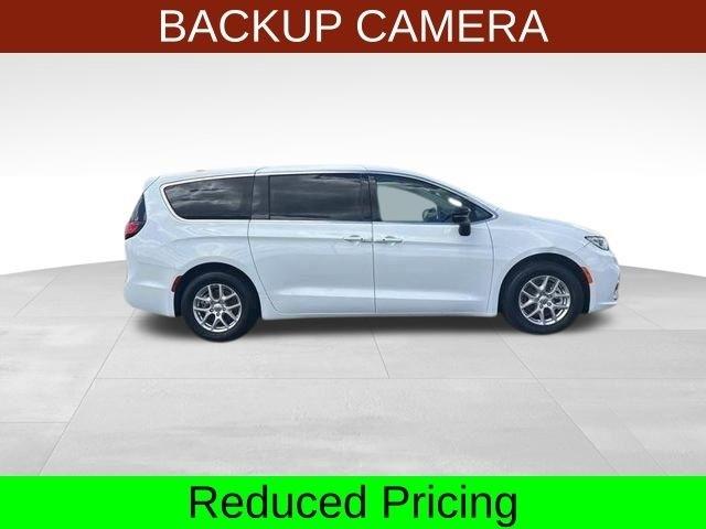 Chrysler Pacifica Touring L 2024